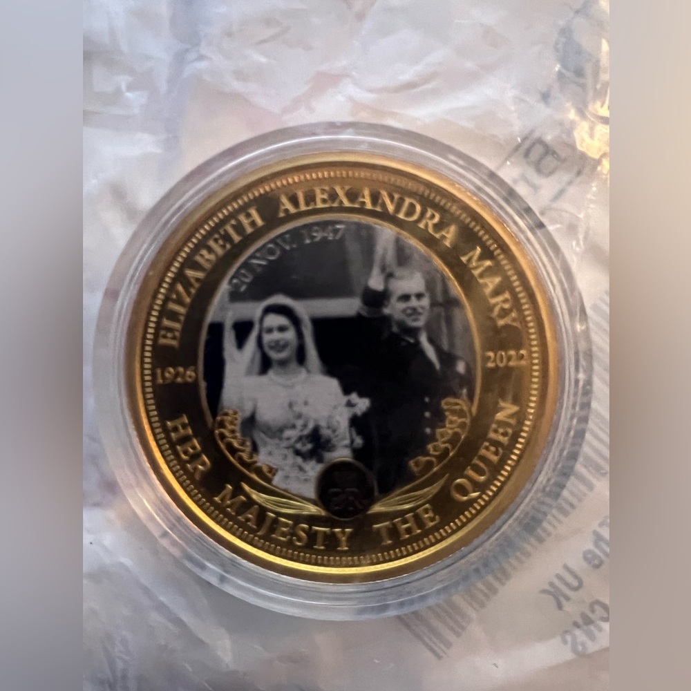 Queen Elizabeth ll, 24 Gold Plated Coin